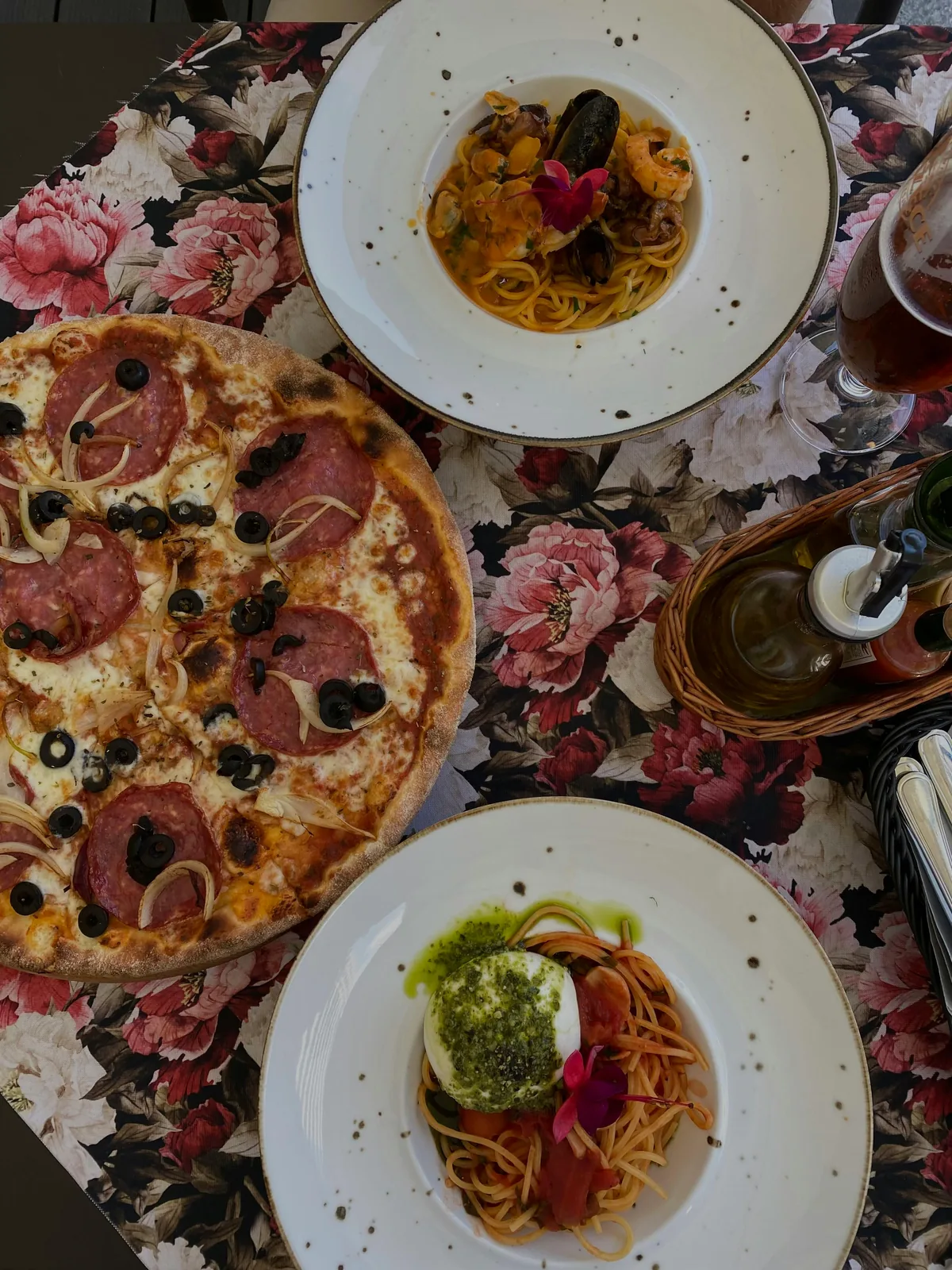 Tafel met Italiaanse gerechten